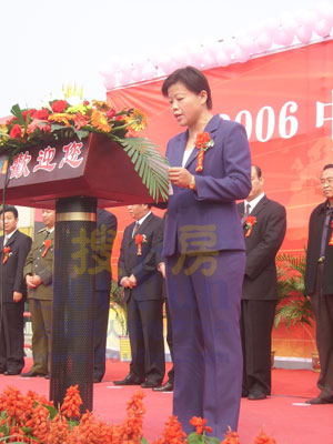 中國財富陶瓷城總經理孫紅霞女士致辭