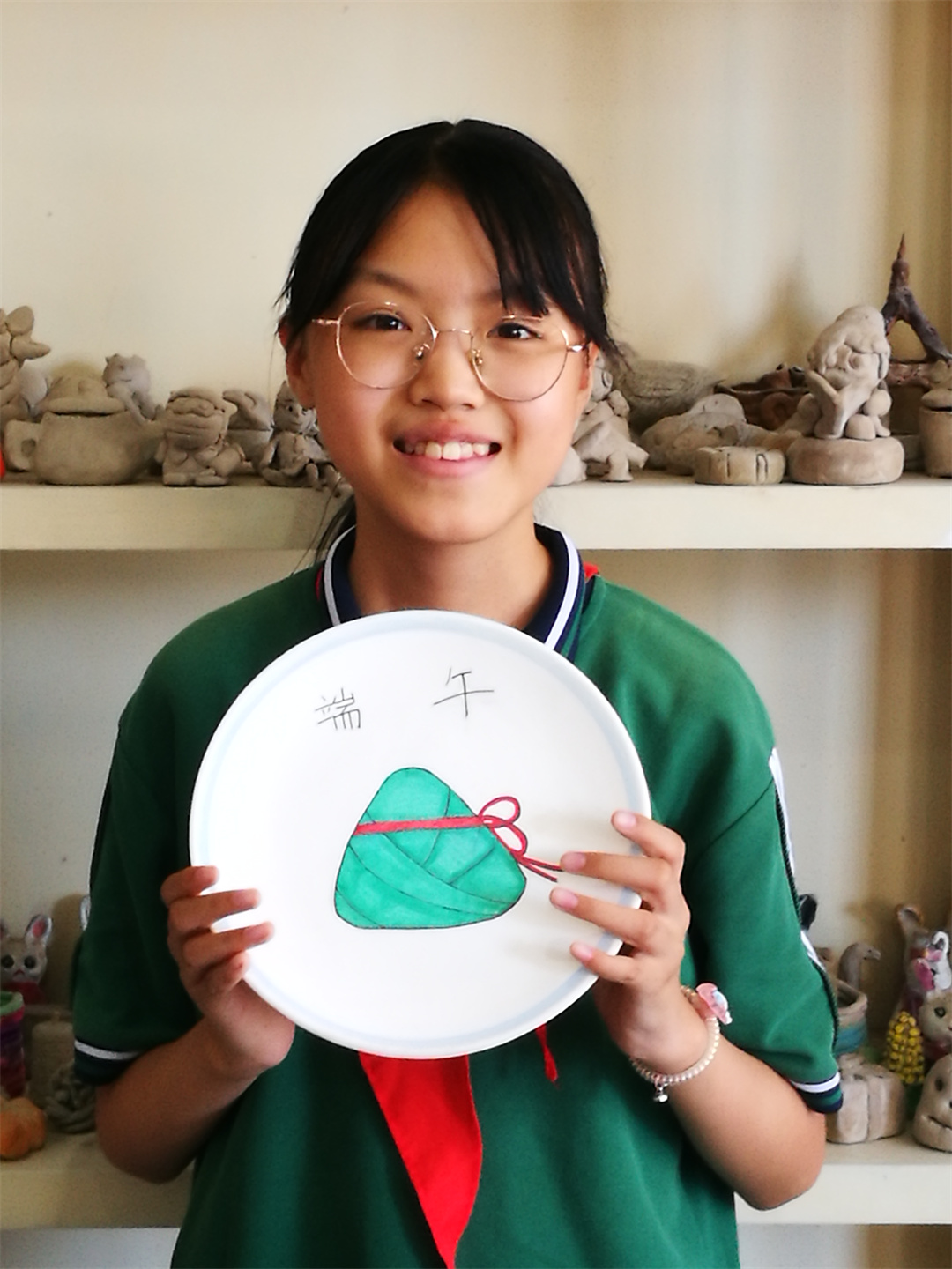 1687343039413496.jpg 樂享端午,文化傳承——盛世長安小學陶藝社團“藝”見“棕”情3.jpg