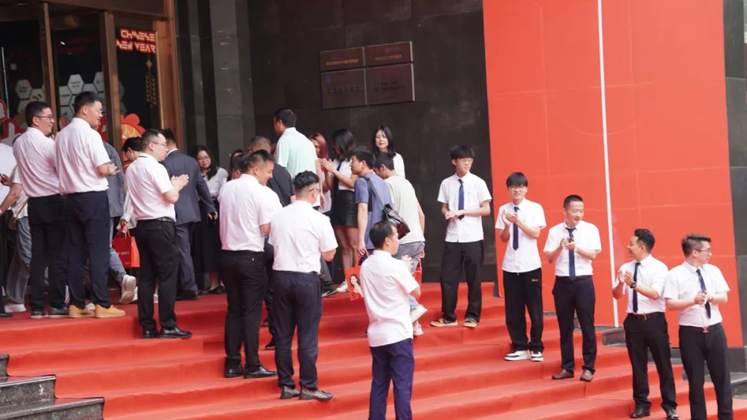 2024全新升級(jí)上線 有一種高級(jí)叫喜力瓷磚專賣店規(guī)范4.03.jpg