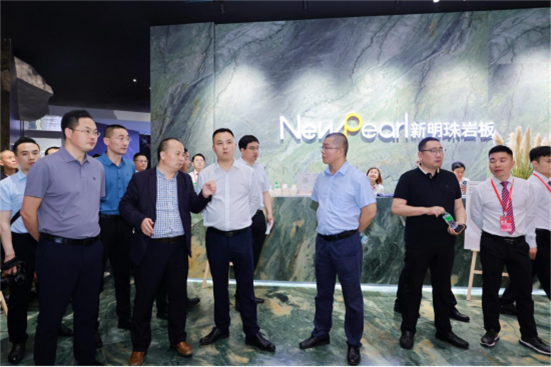1714269286587341.jpg 1000W+關注!潭洲展新明珠巖板“種草”破圈07.jpg