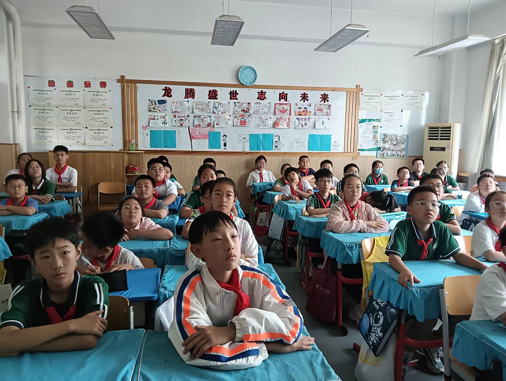 1716973806732324.jpg e0f574892f572977566d63a85f4716f.jpg