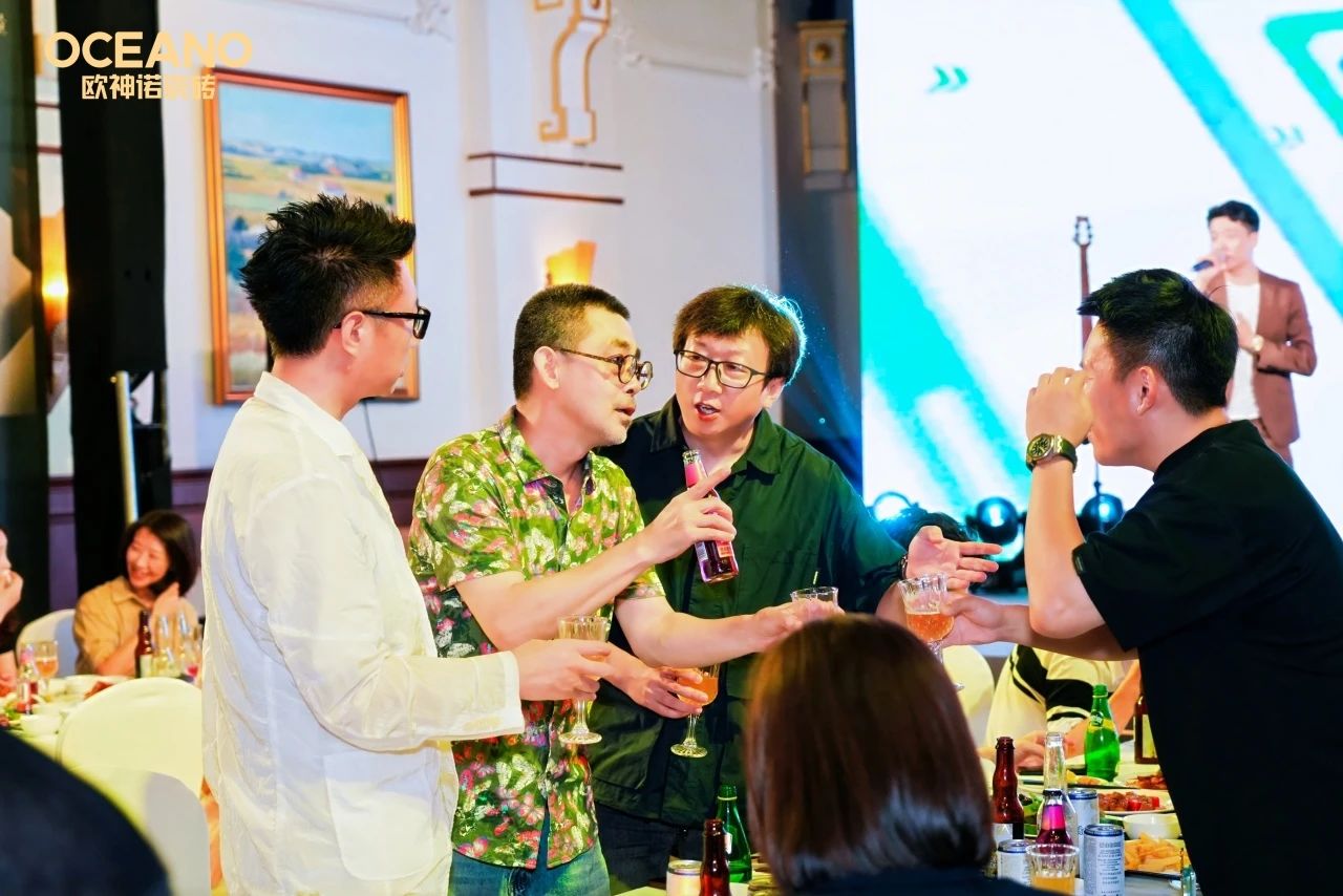 1724311599230465.jpg 16.jpg