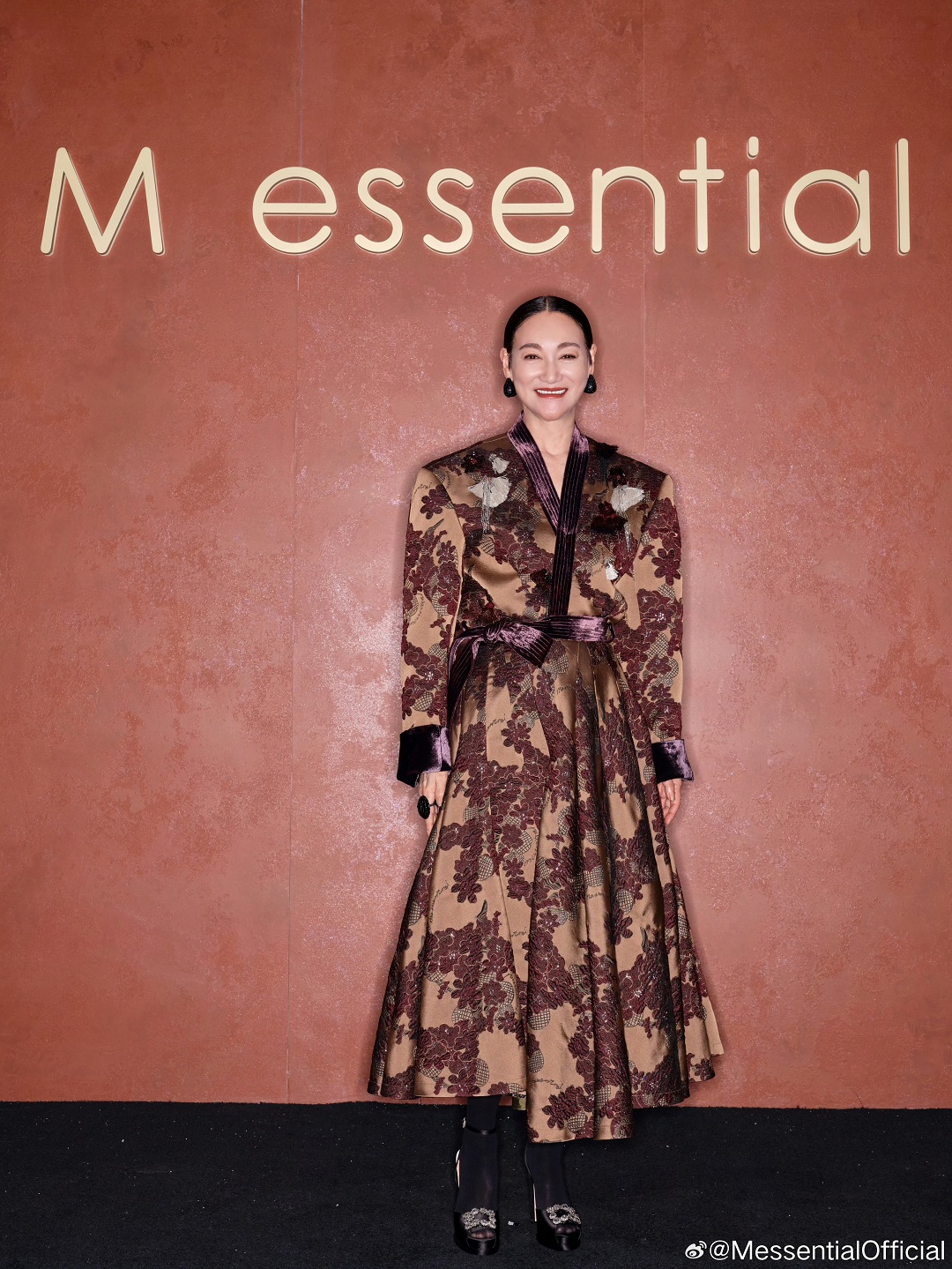 1731057154609737.jpg 01 明星同款海報 1新.jpg